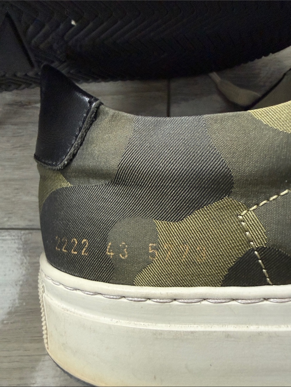 Common Projects Men's Camouflage Low-Top Sneakers in Green and Black - Picture 6 of 8